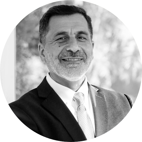 e cens faras portrait About us